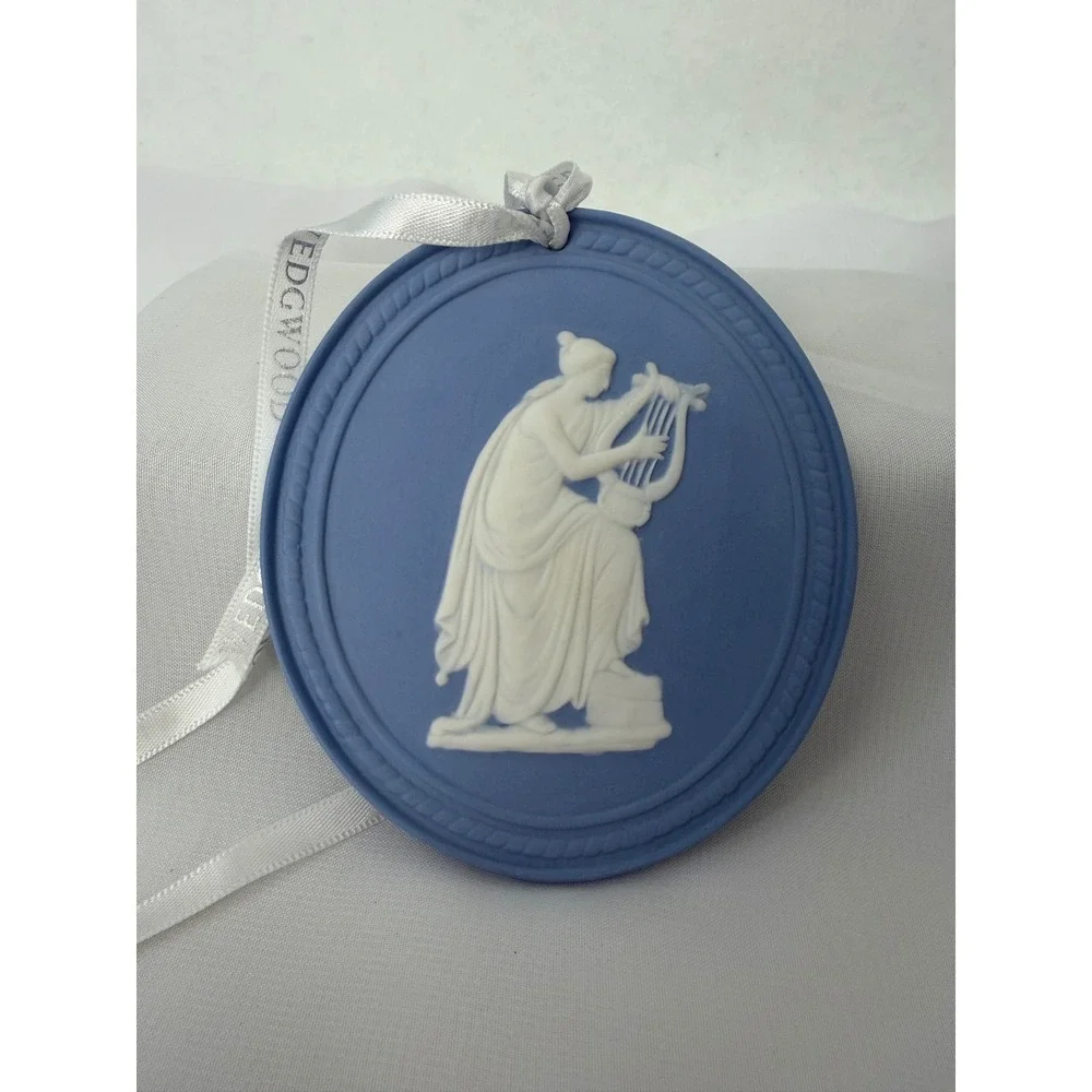 Wedgwood Jasperware 2010 Christmas Ornament Blue White Muse Lyre Medallion