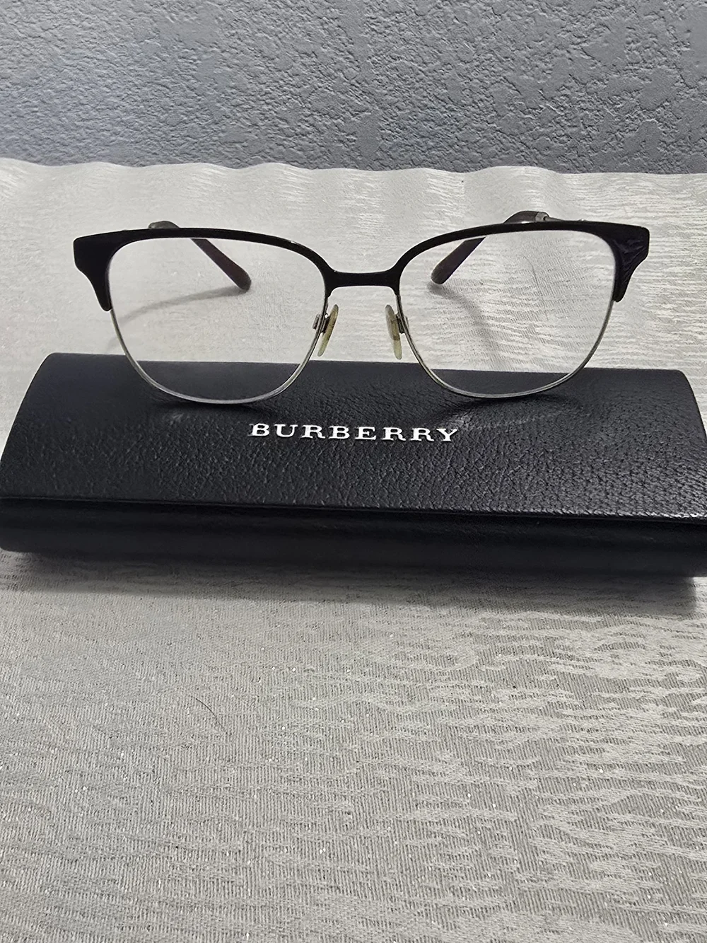 Burberry elegant cat