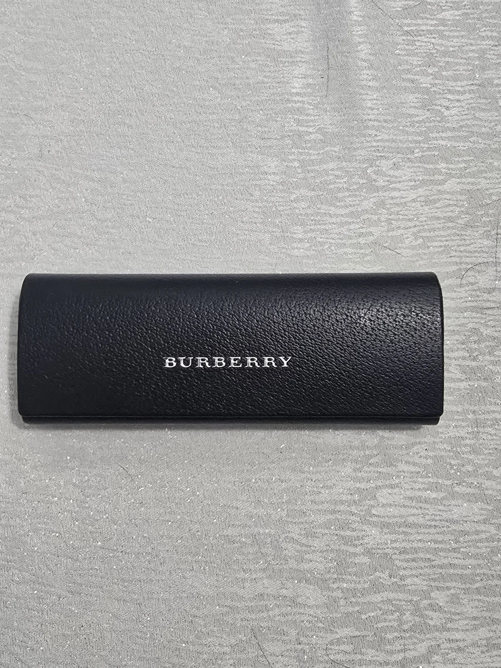 Burberry elegant cat