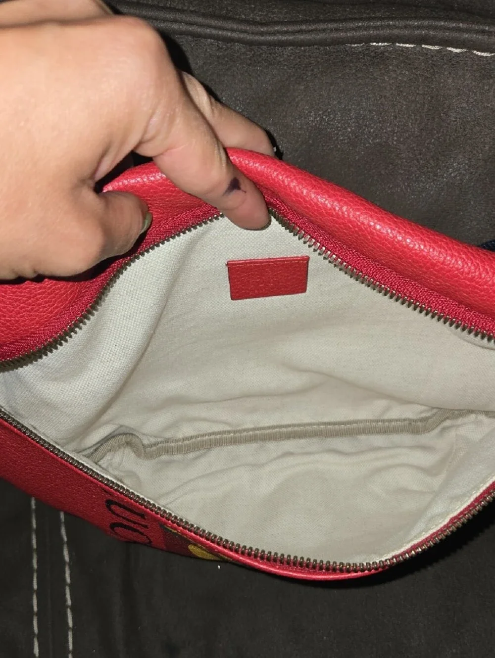 Gucci call silhouette