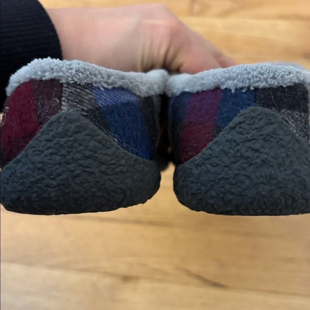 Keen plaid howser