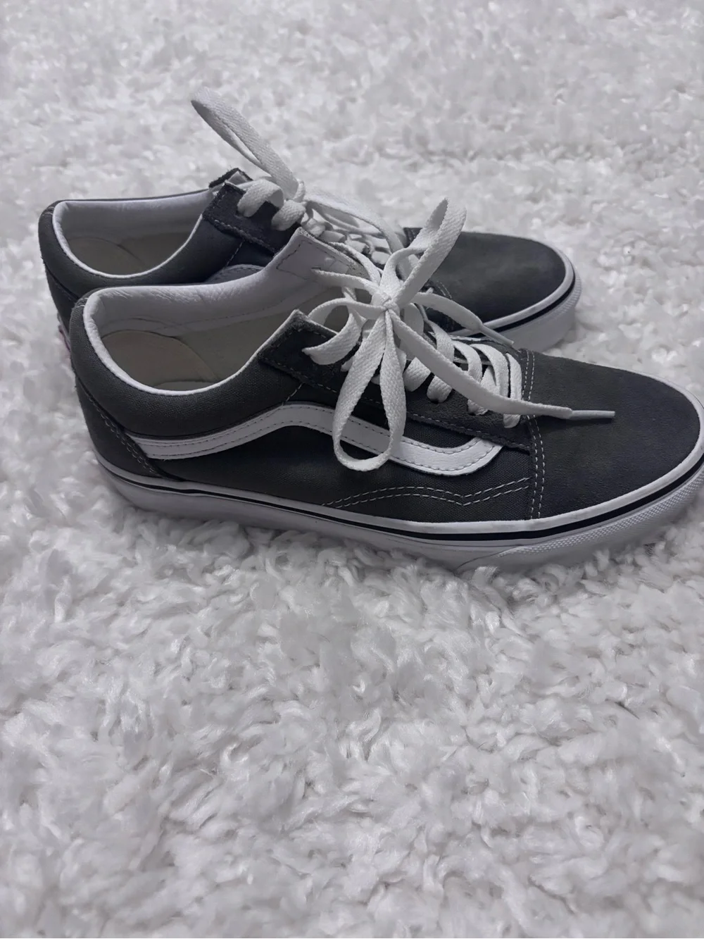 Vans Men's Low-Top Sneakers in Gray and White
