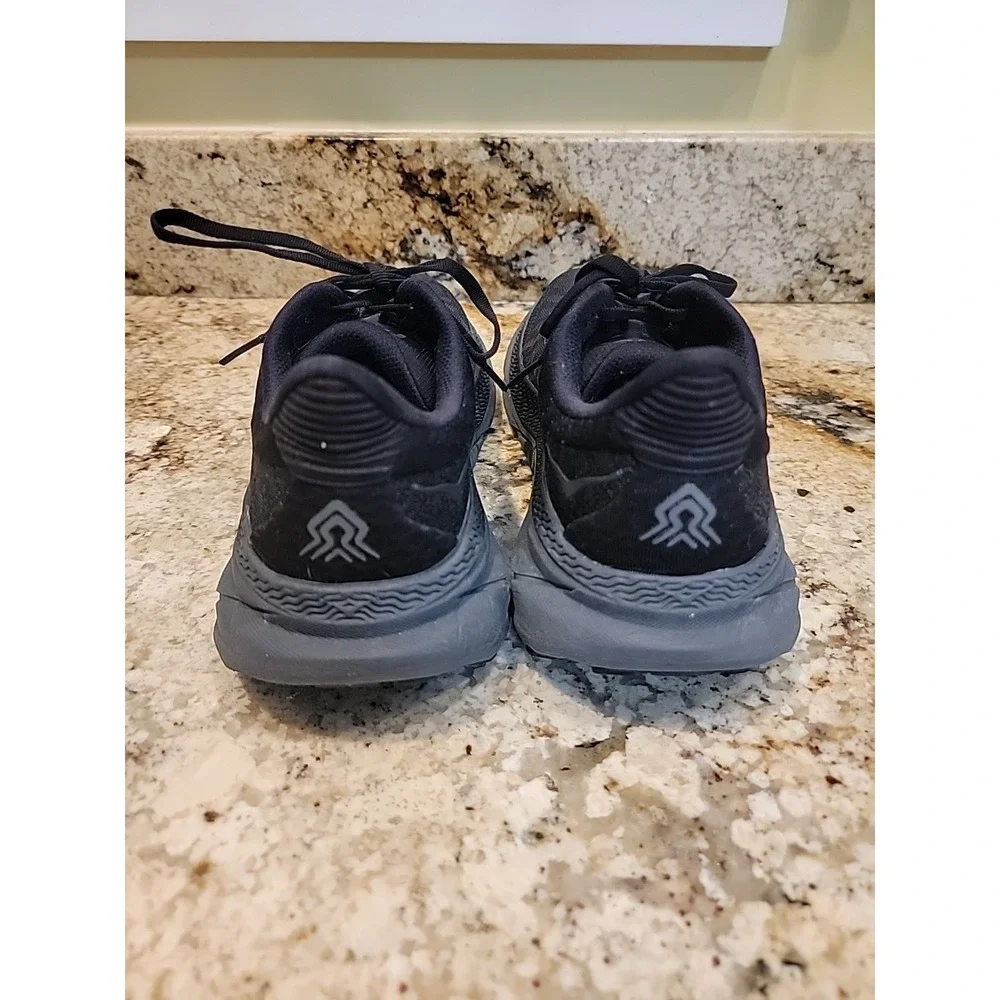 Hoka One One hoka one