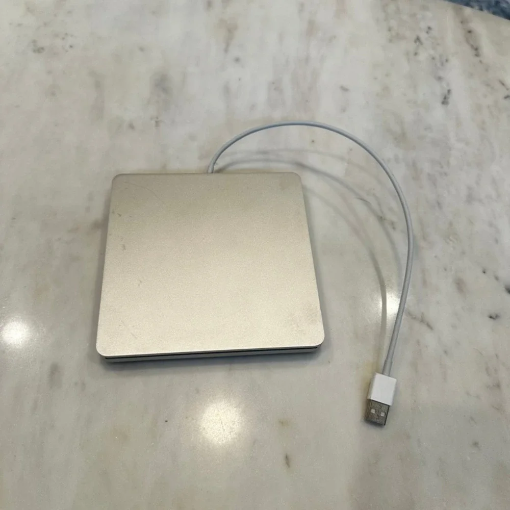 Apple USB SuperDrive External CD DVD Drive Silver Aluminum Model A1379 MD564LL/A