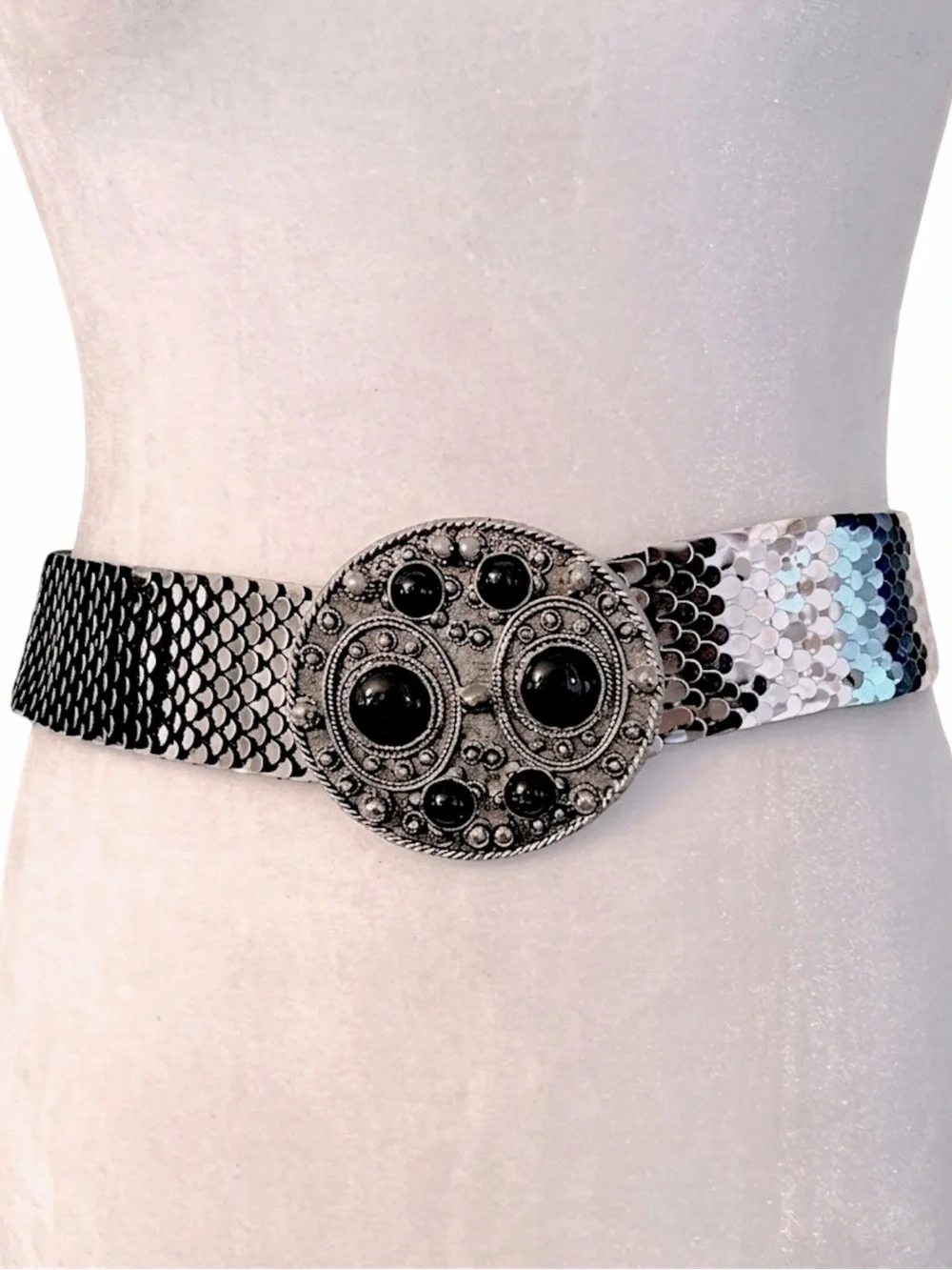 Vintage stretch statement belt silver toned metal disks ornate  buckle EUC