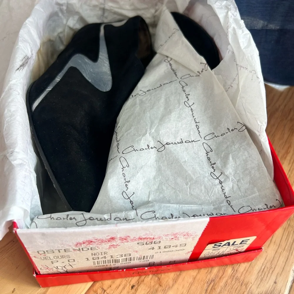 Vintage Charles Jourdan Black Suede Booties 8 1/2 Silver Stripe 80’s