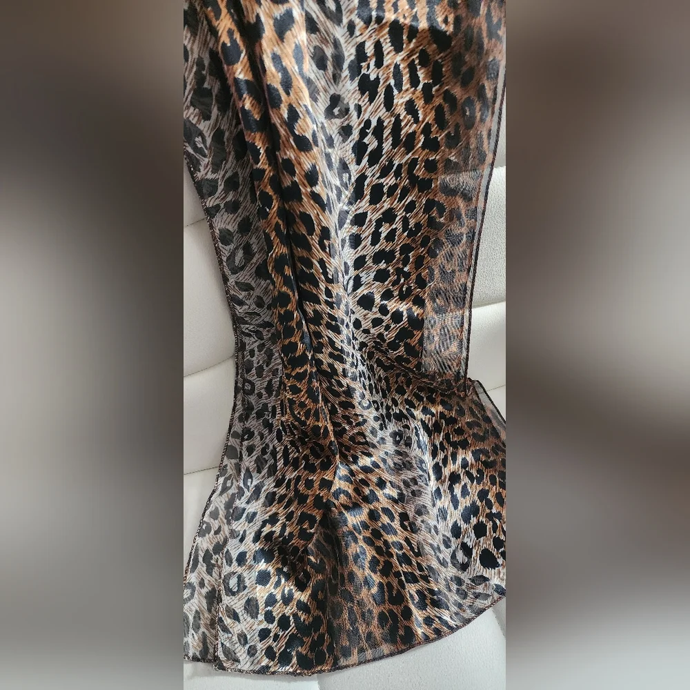 Bijoux Terner perfect scarf outfit