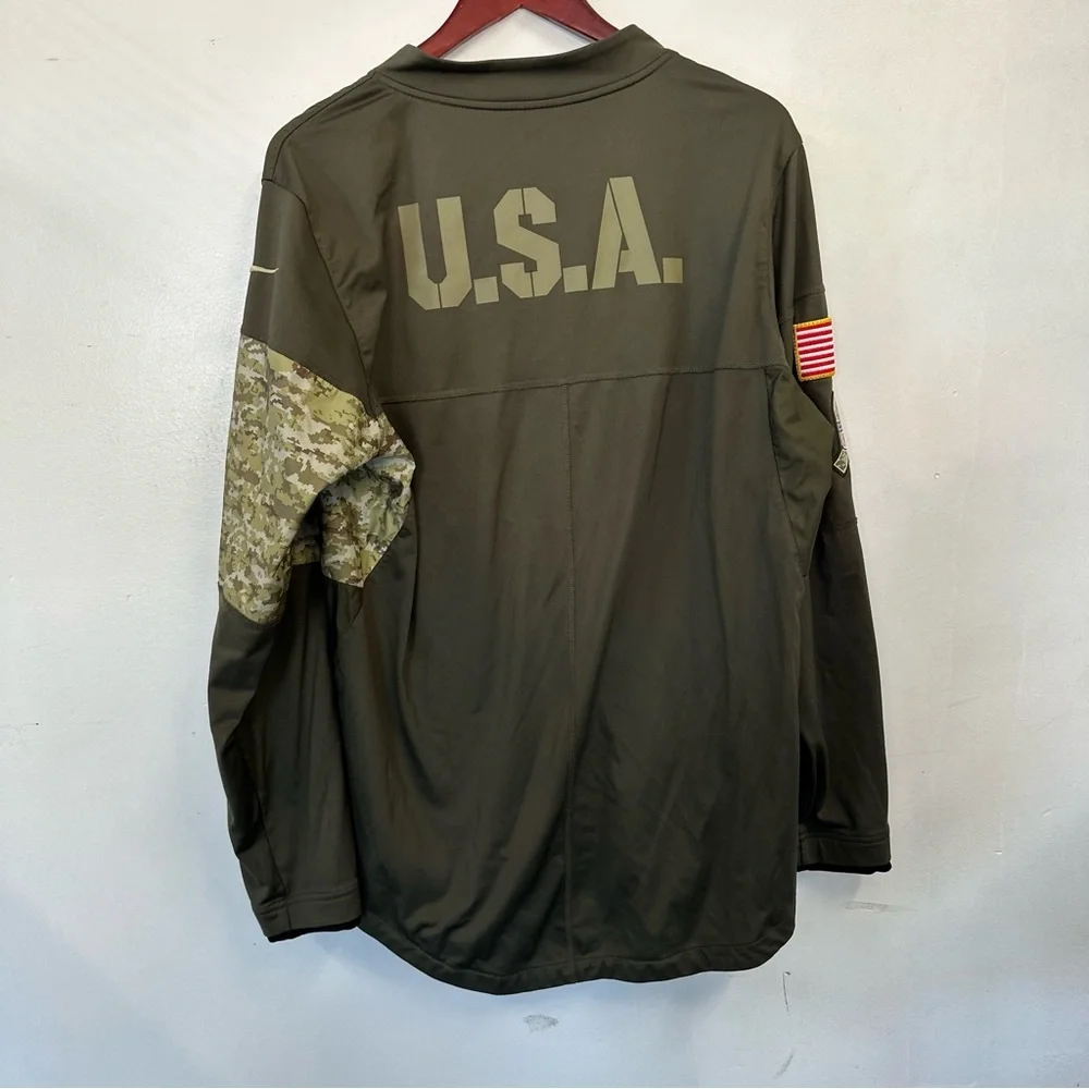 Nike large excellent