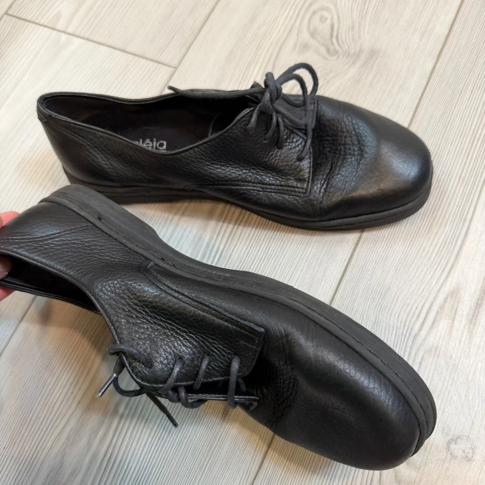 Azaleia black leather