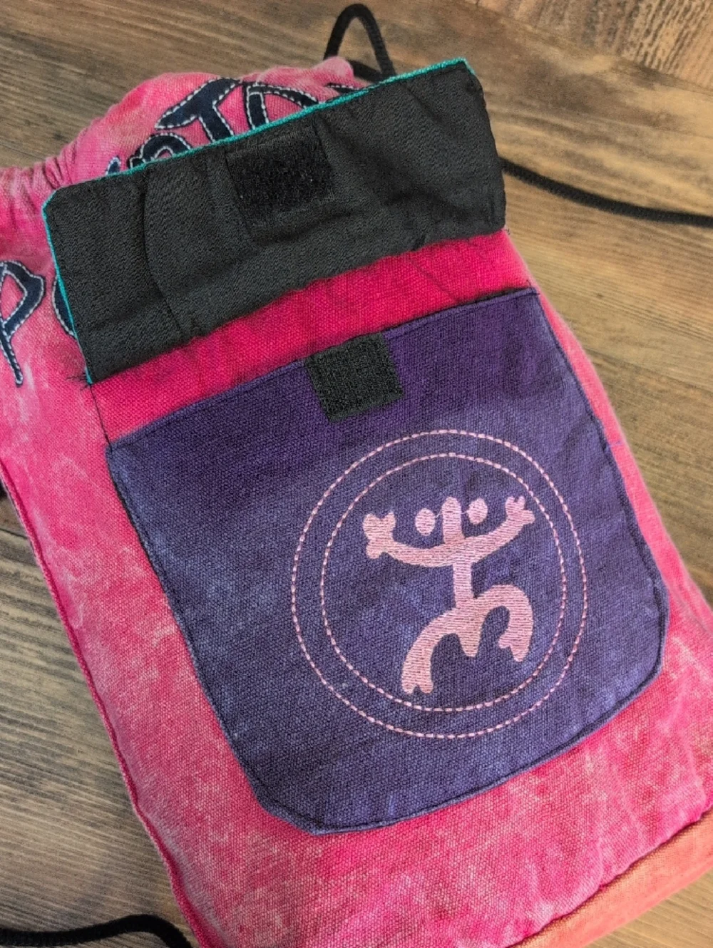 N/A vibrant pink