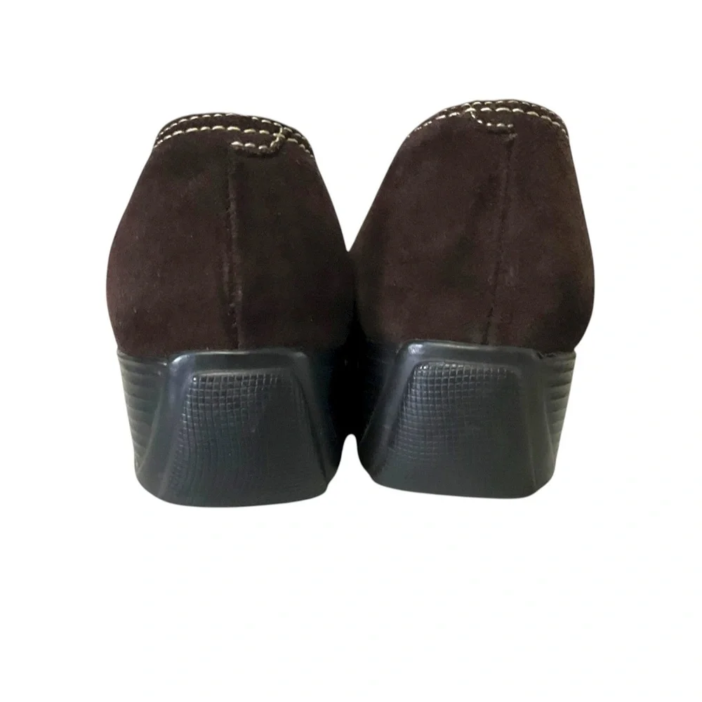 Naturalizer details new