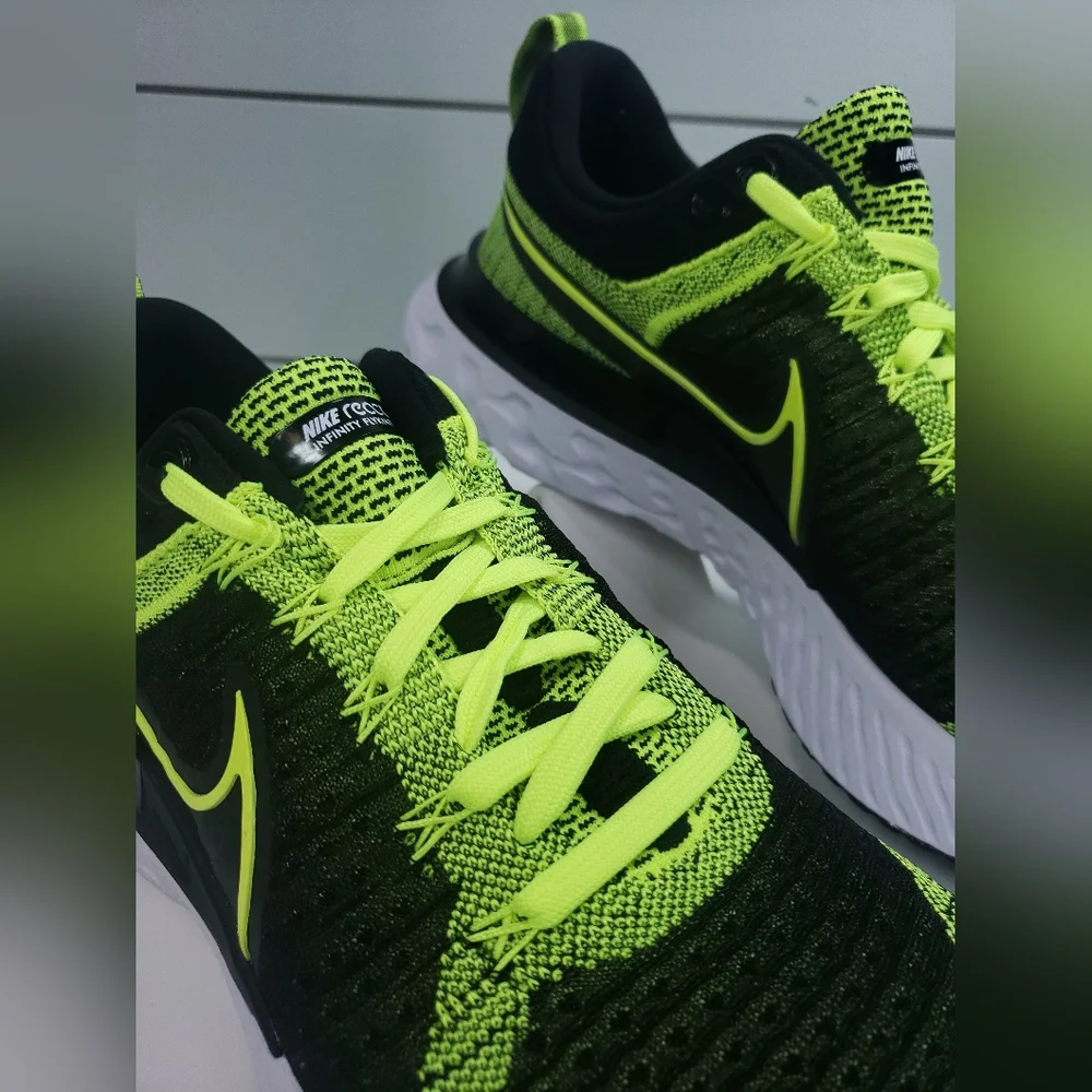 Nike step cushioned