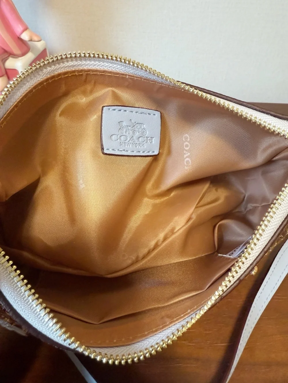 Coach includes adjustable