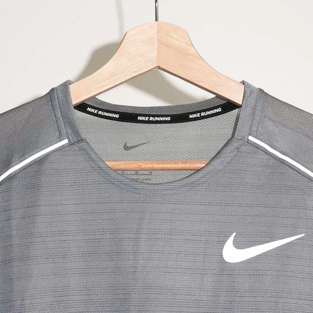Nike Men’s Dri-Fit Miler Men’s Short-sleeve Running Top T-Shirt AJ7565 Grey