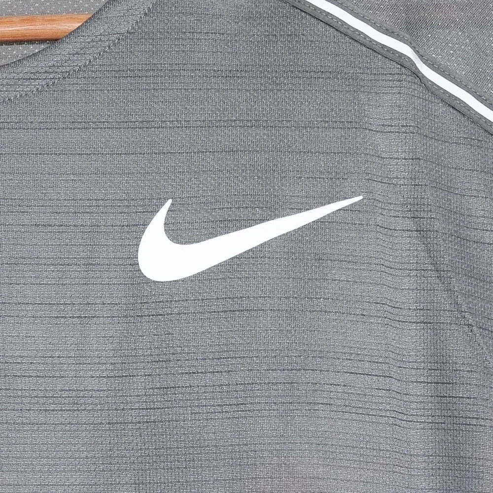 Nike Men’s Dri-Fit Miler Men’s Short-sleeve Running Top T-Shirt AJ7565 Grey