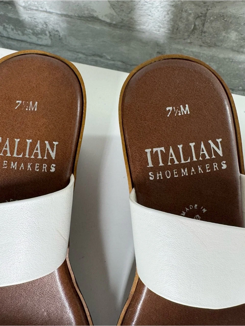 Italian Shoemakers Made in Italy White Wedge Sandals 7.5