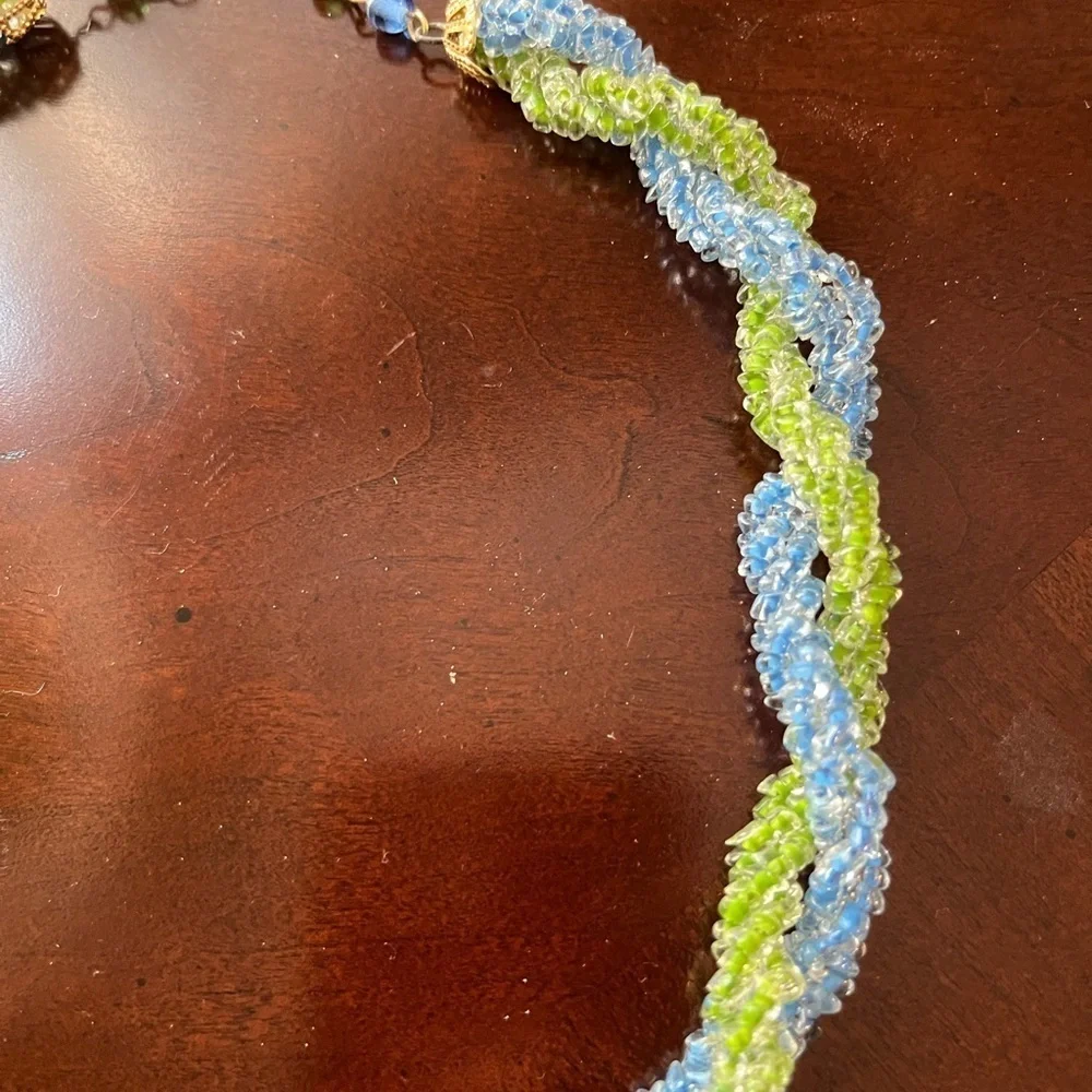 N/A blue green