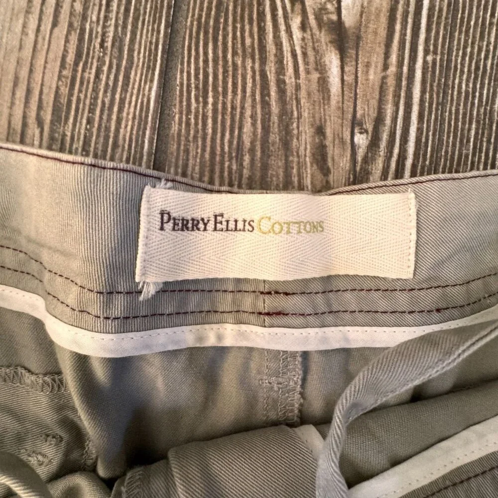 NWT Perry Ellis Cargo Stone Mens 44W‎ Relax Fit Shorts Flap Pockets 10
