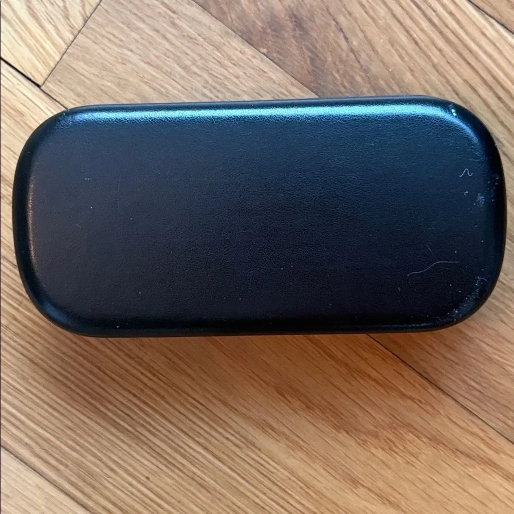 Marc Jacobs stylish black