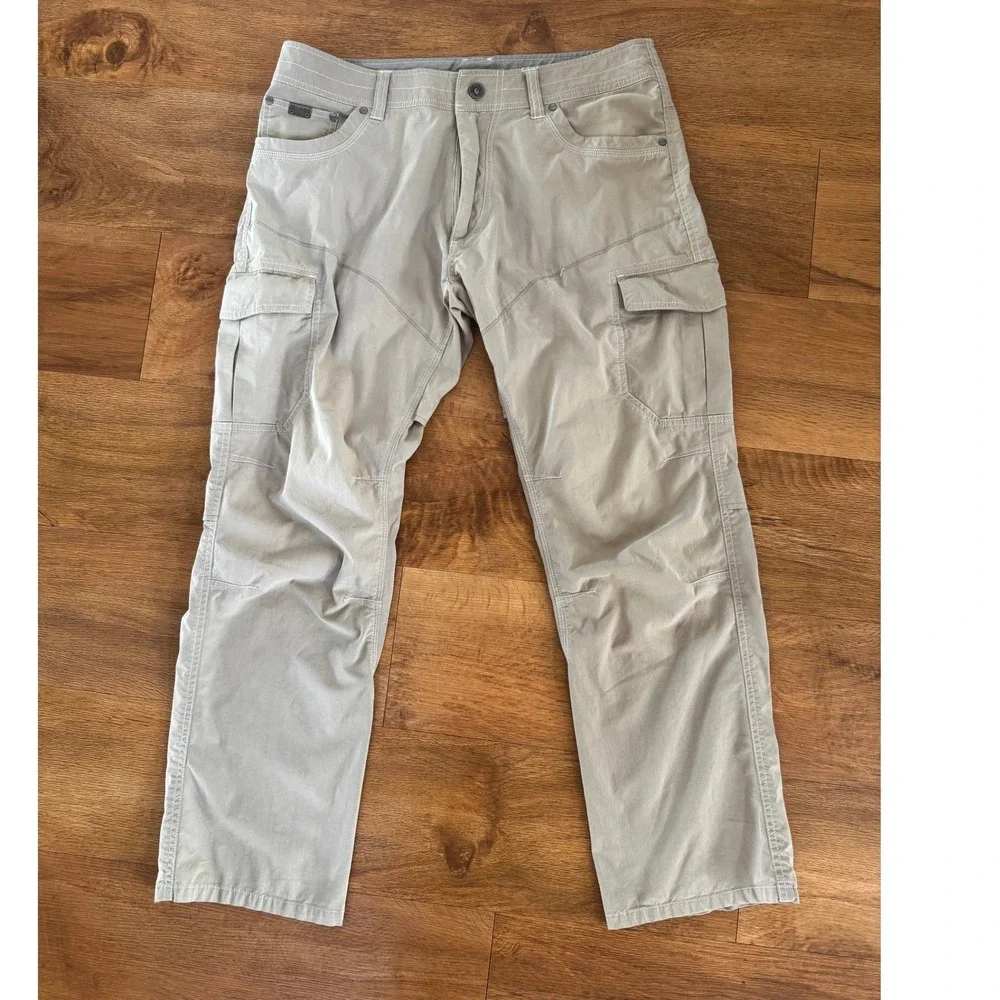 KÜHL Men's 34x30 Khaki Cargo Hiking Pants Vented Knee Crotch Hiking Tactical