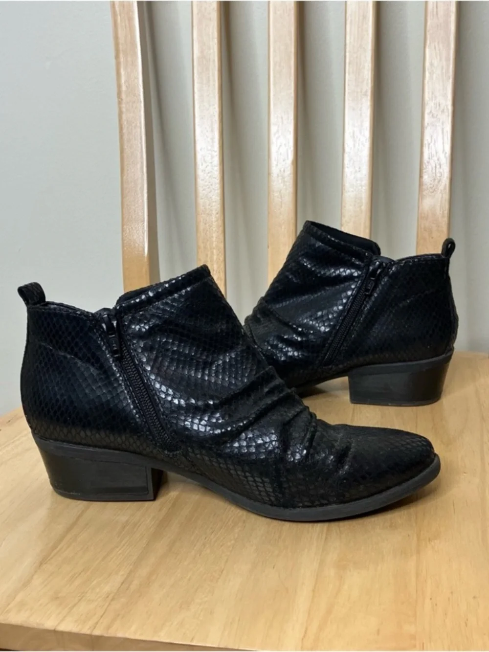 BareTraps grafton black
