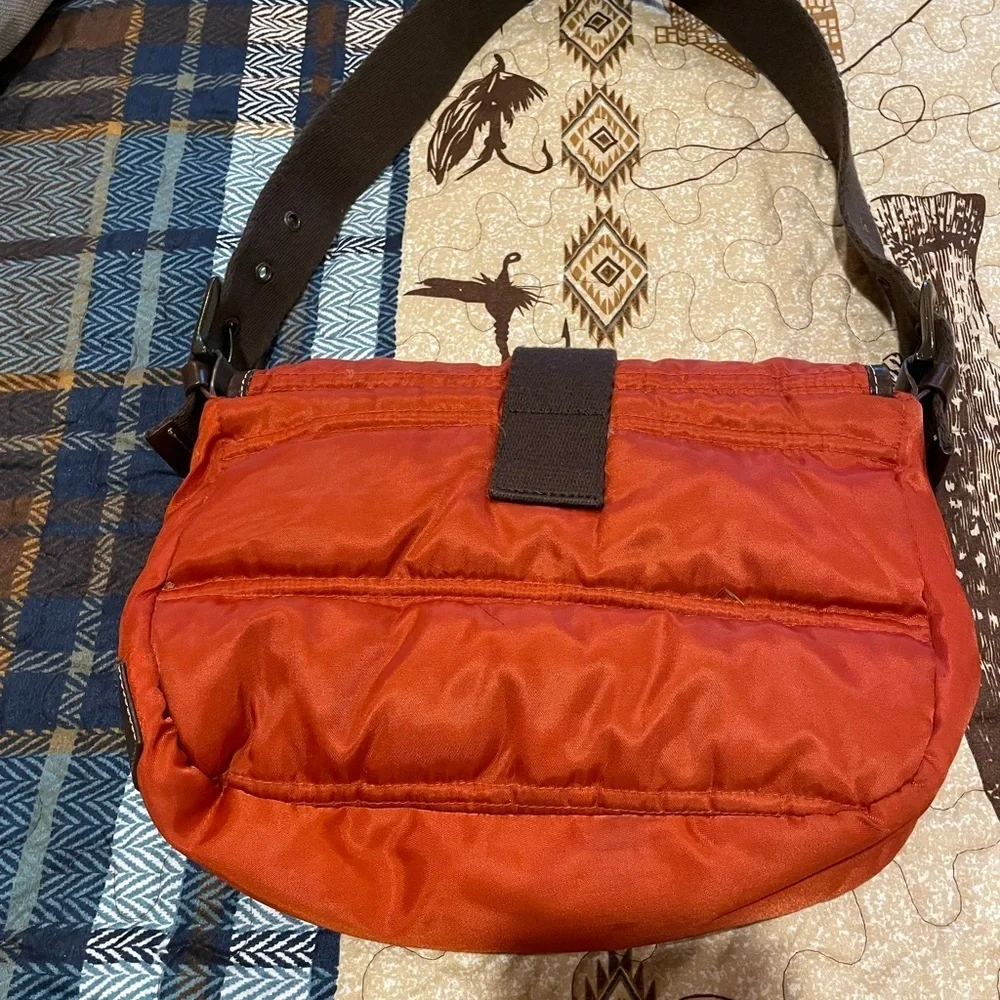 Eddie Bauer questions comments