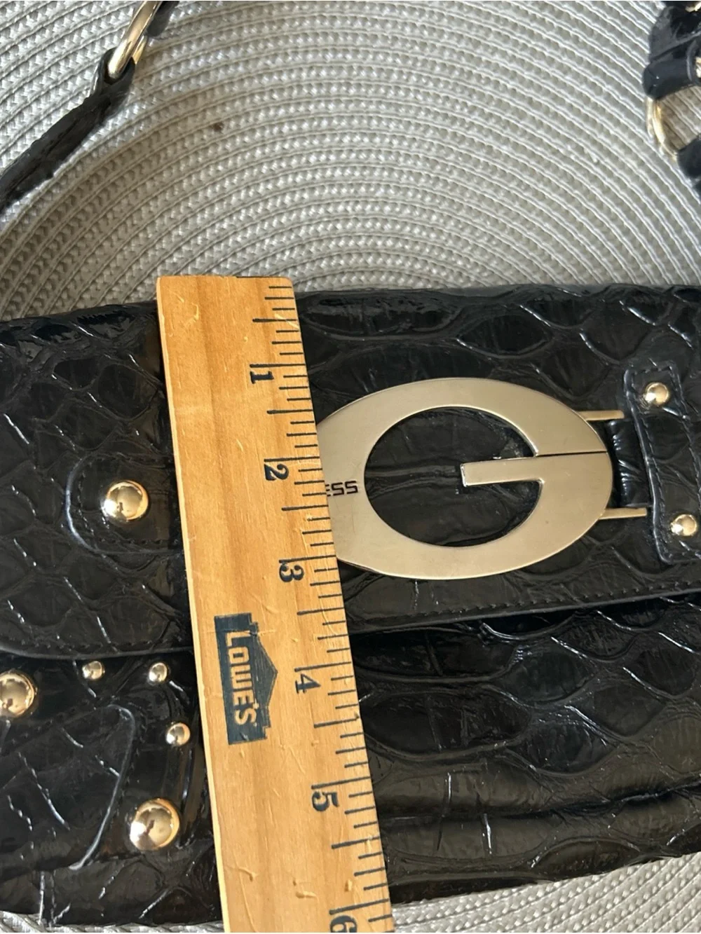 Guess sleek shoulder