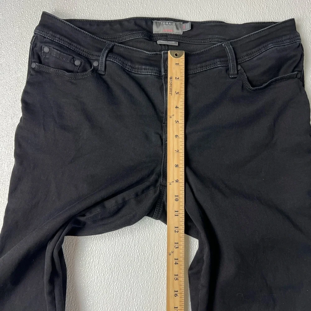 Torrid Women's Luxe Skinny Sateen Stretch Black Jeans Size 16S