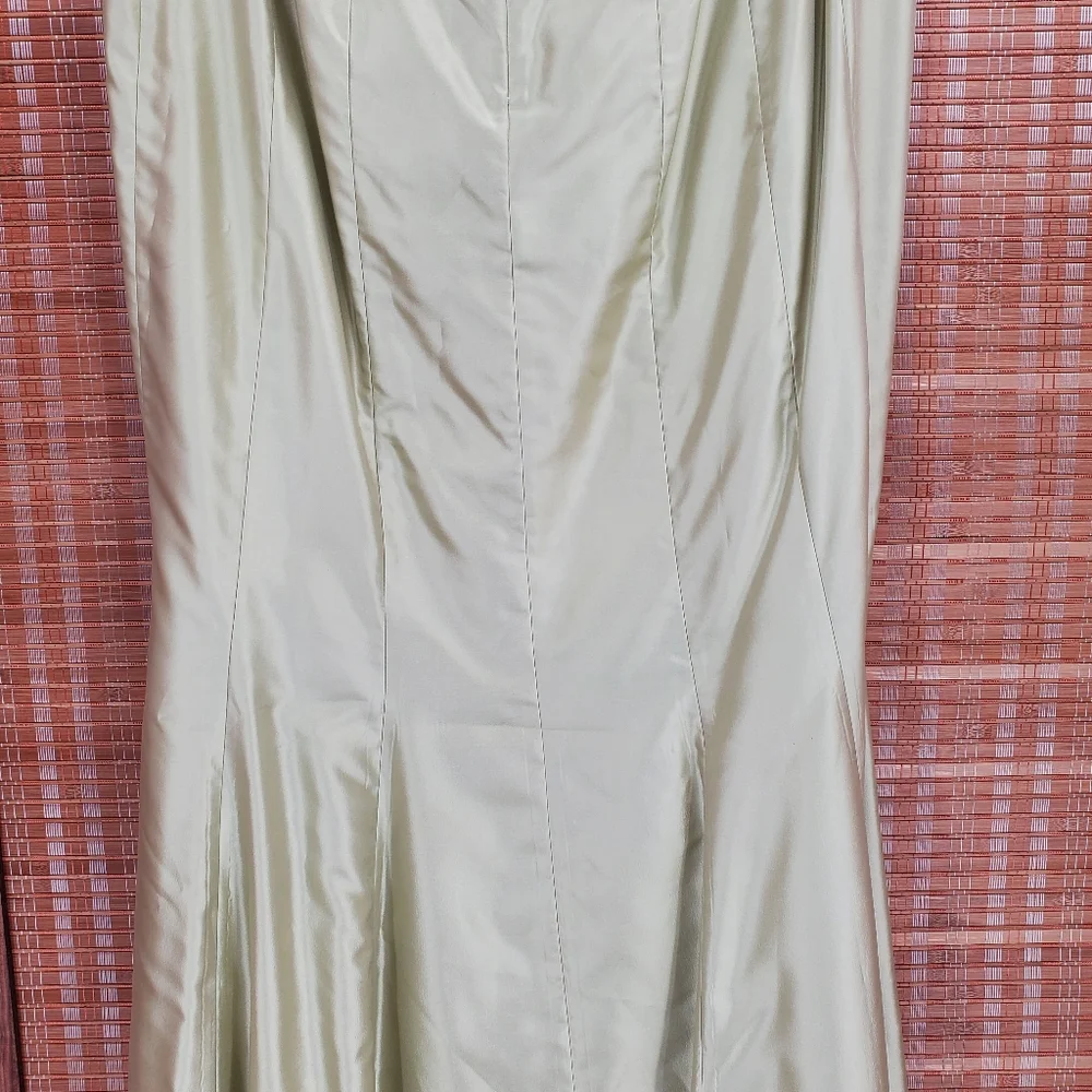 Carmen Marc Valvo pre owned