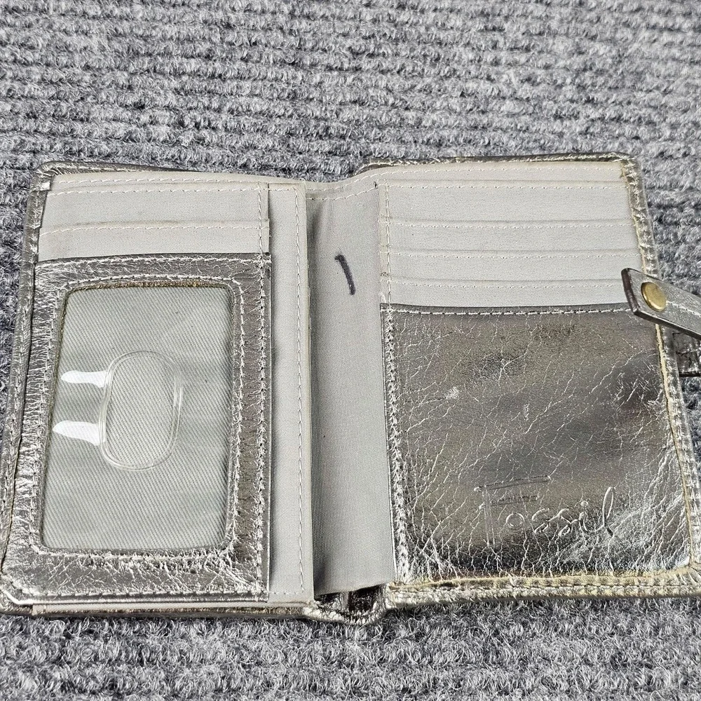 Fossil wallet womens