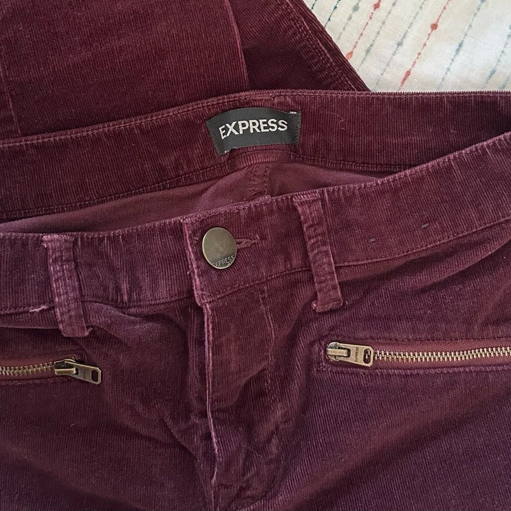 Express stylish burgundy