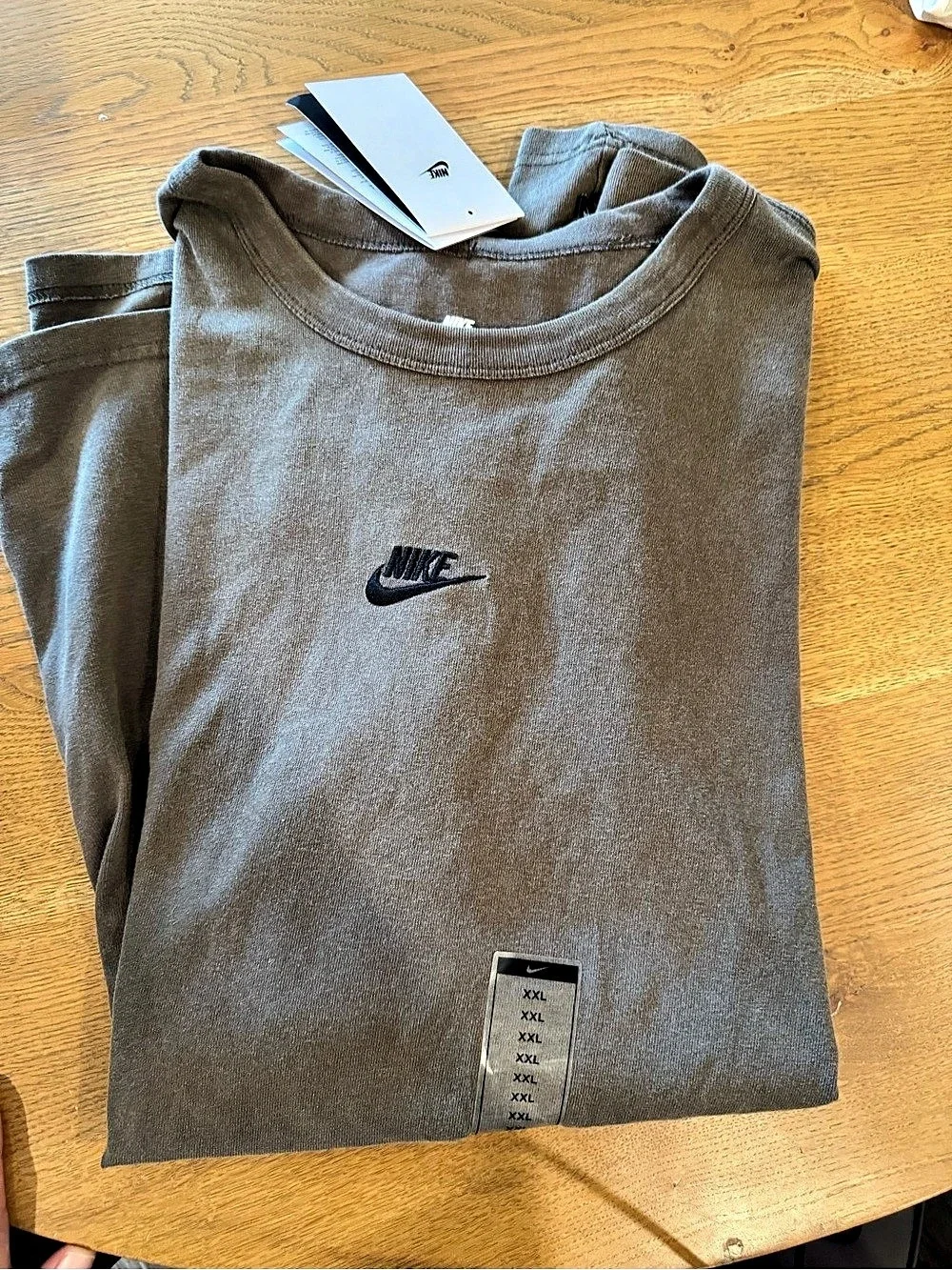Nike Sportswear Premium Essentials T-Shirt Tee Brown XL NWT