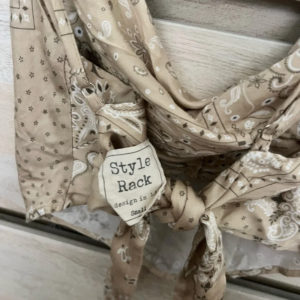 Style Rack chic tan