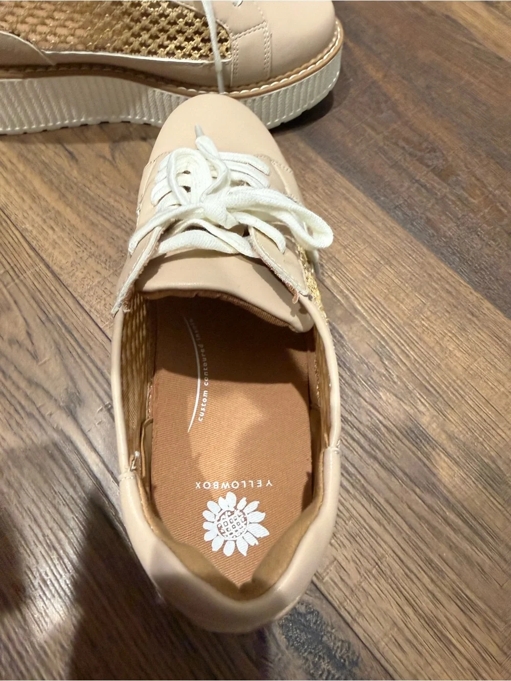 N/A stylish beige