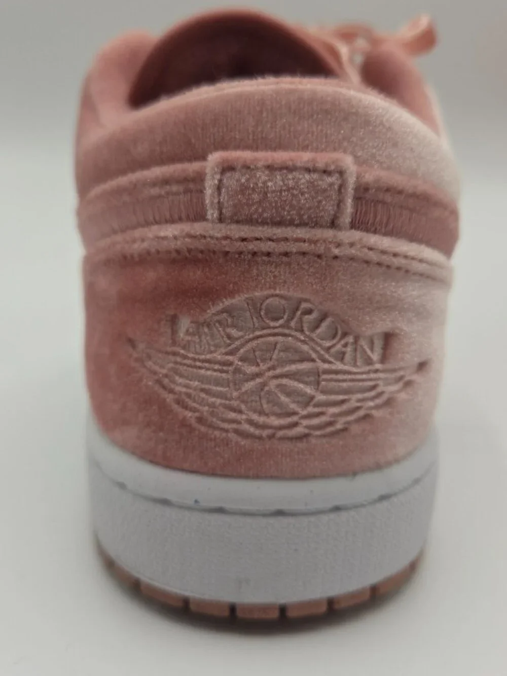 Air Jordan 1 Low SE Pink Velvet Sz 10