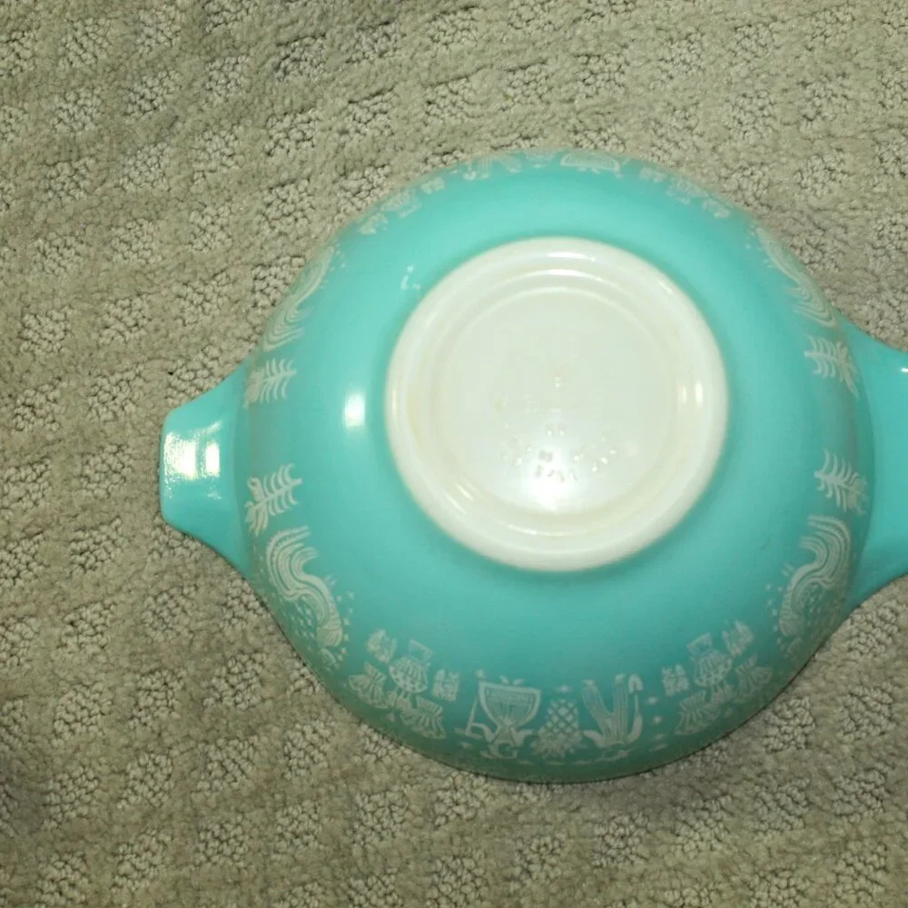 Pyrex vtg amish