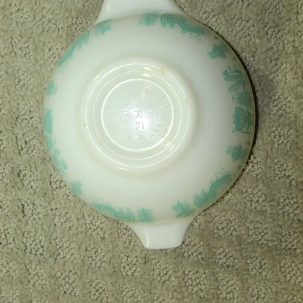 Pyrex vtg amish