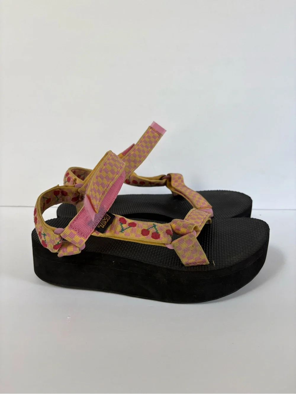 Teva Flatform Cherry Picnic Sandals Size 8