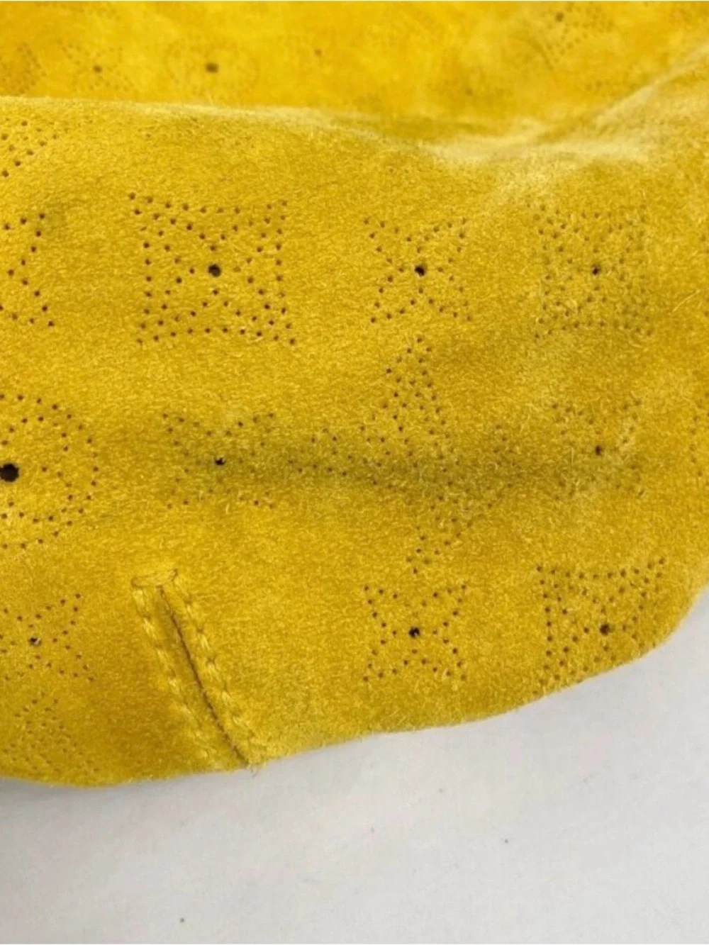 Louis Vuitton yellow closure shoulder