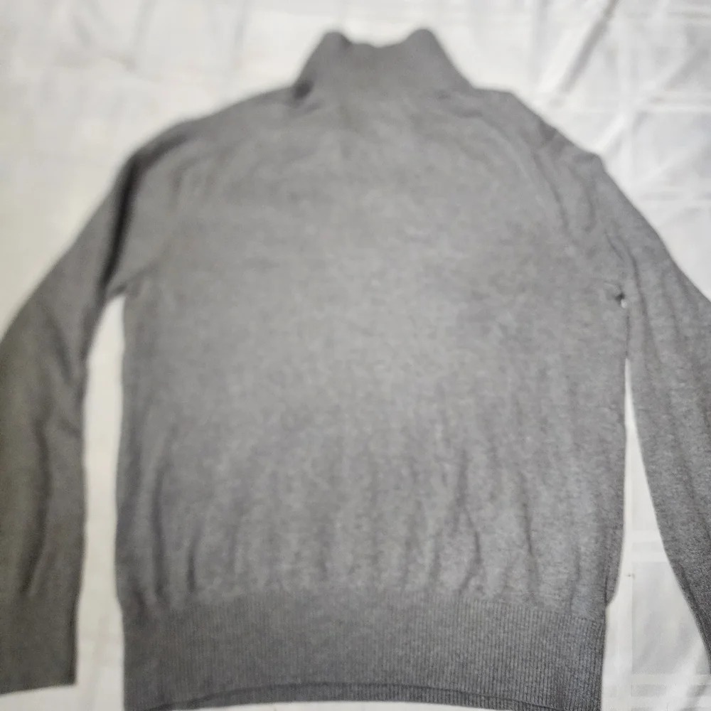Banana‎ Republic Gray Knit Sweater