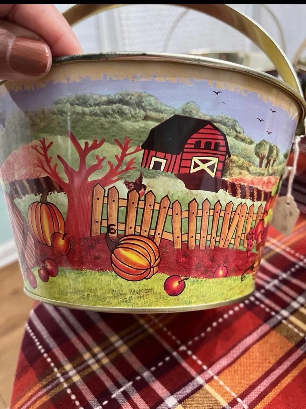 N/A vintage tin
