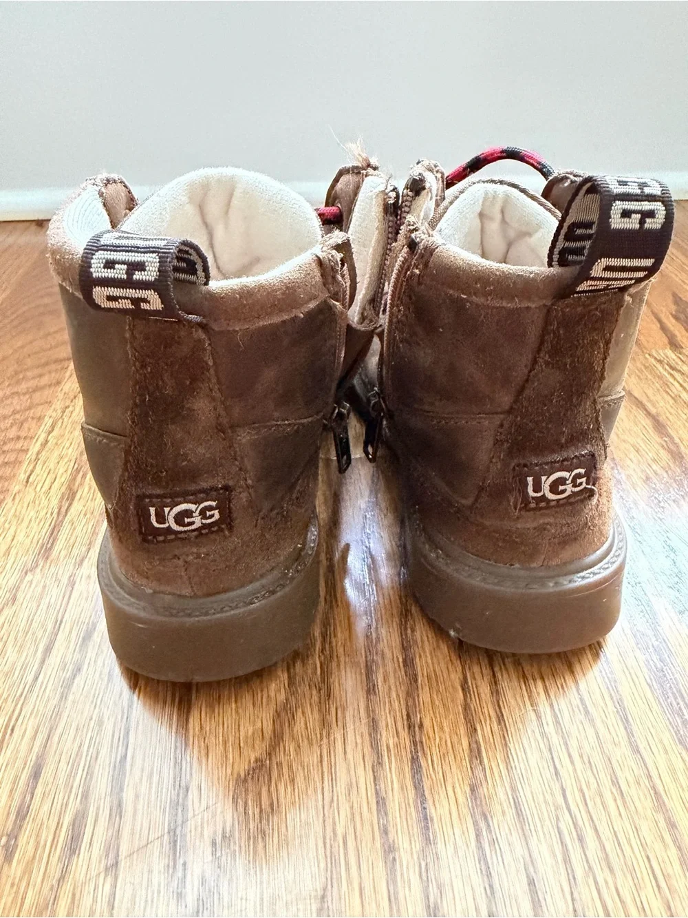 UGG Kids Robley Waterproof Boot 11