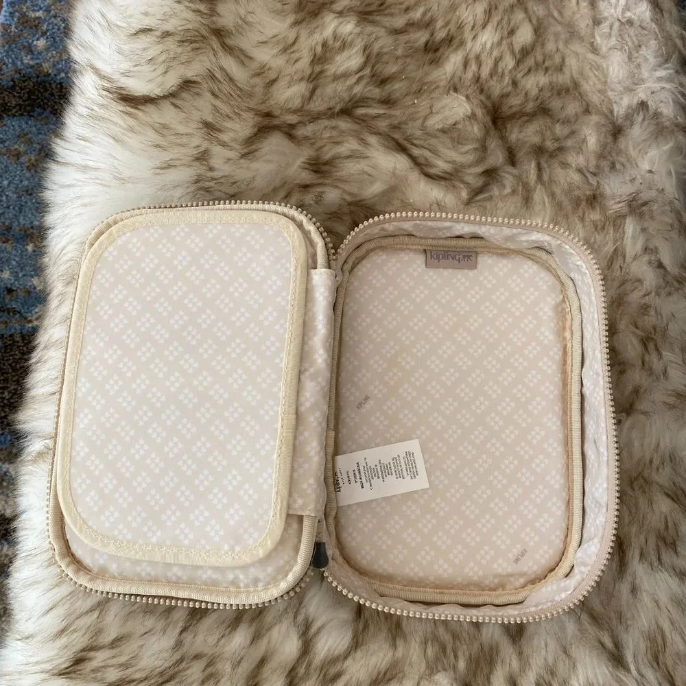 Kipling features printed