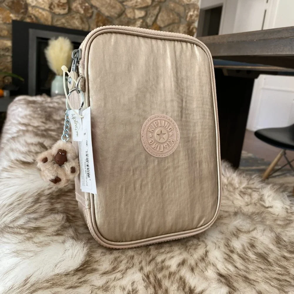 Kipling features printed