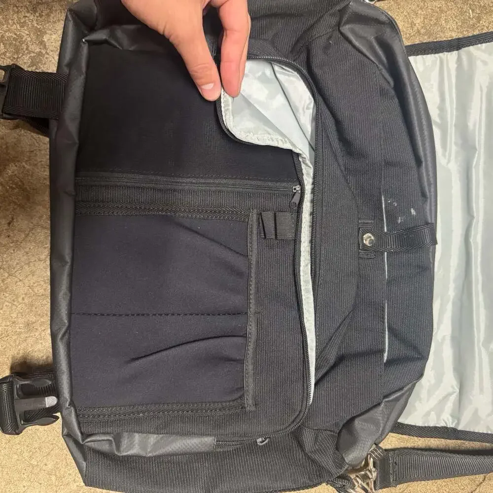 Burton messenger bag