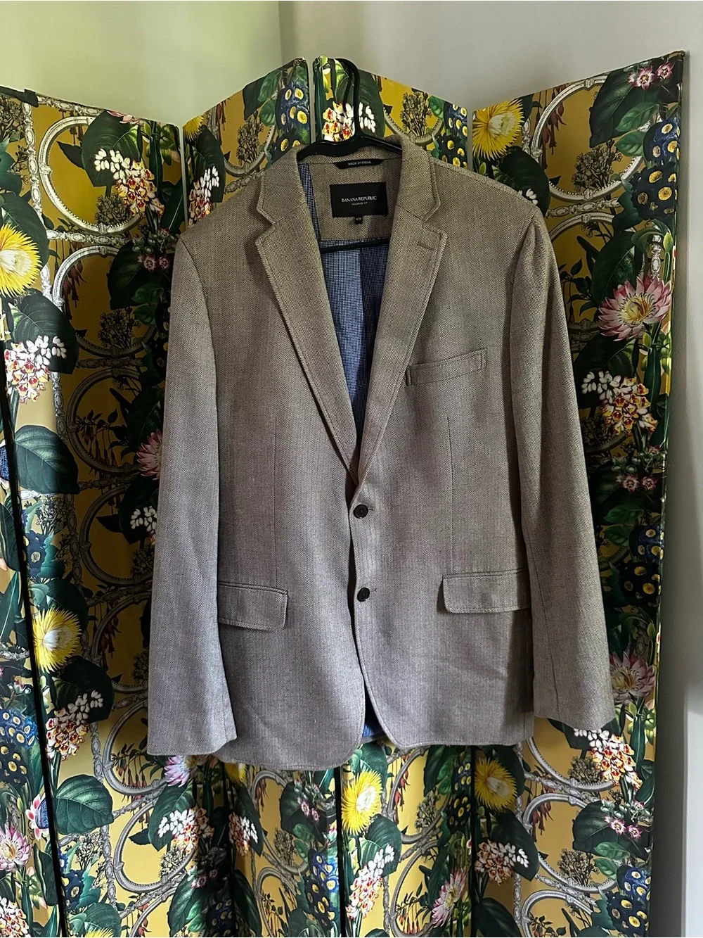 Banana Republic classic light