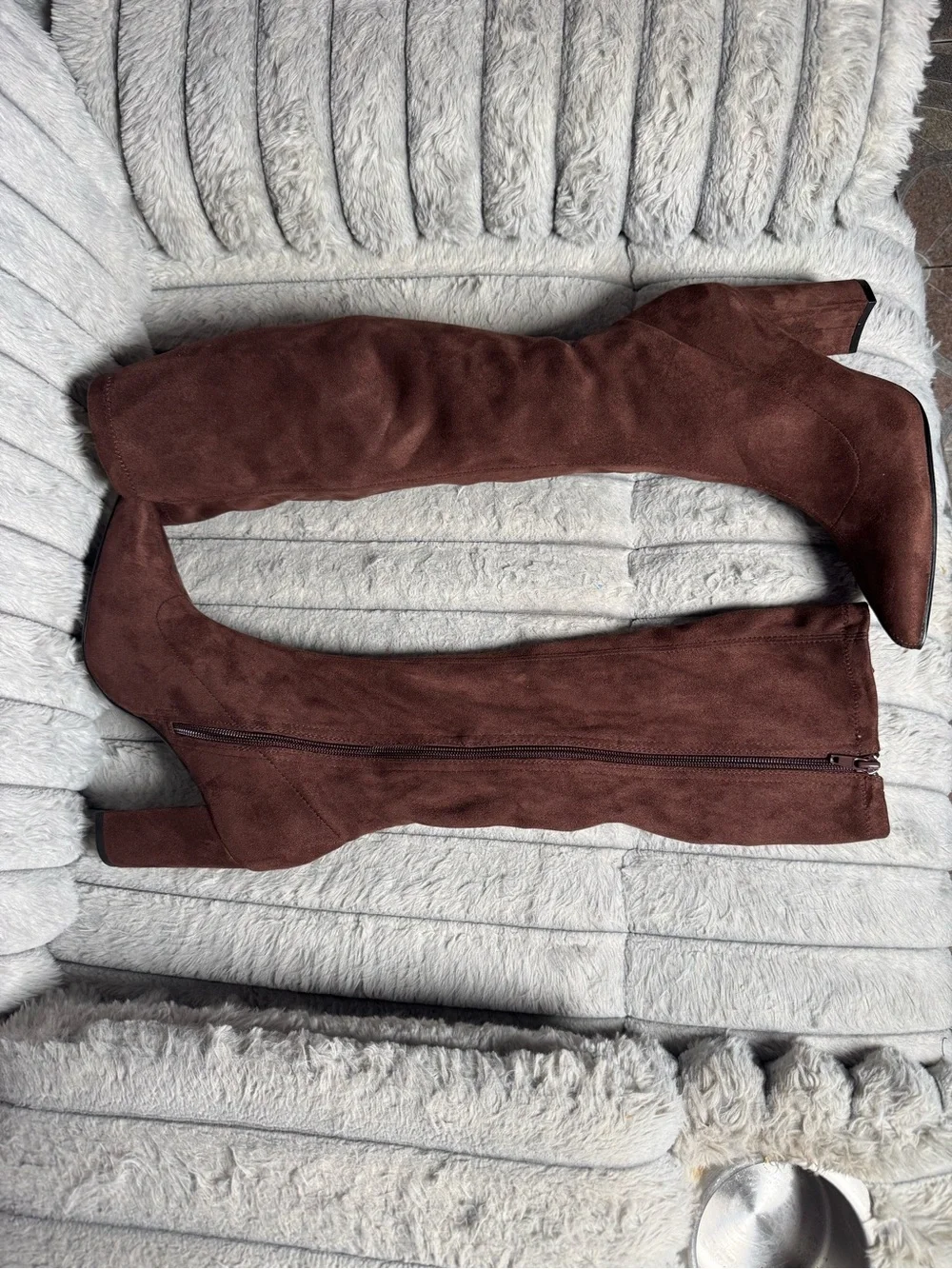 The Unbranded Brand chic over