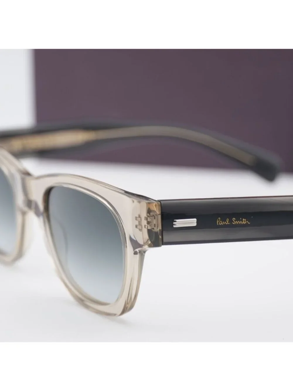 Paul Smith model pssn097