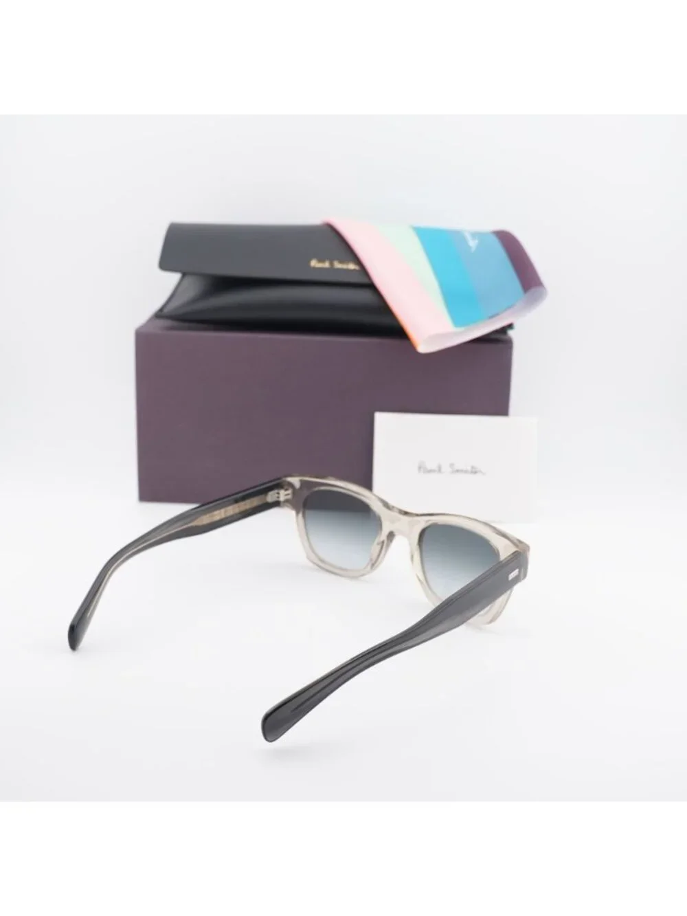 Paul Smith model pssn097