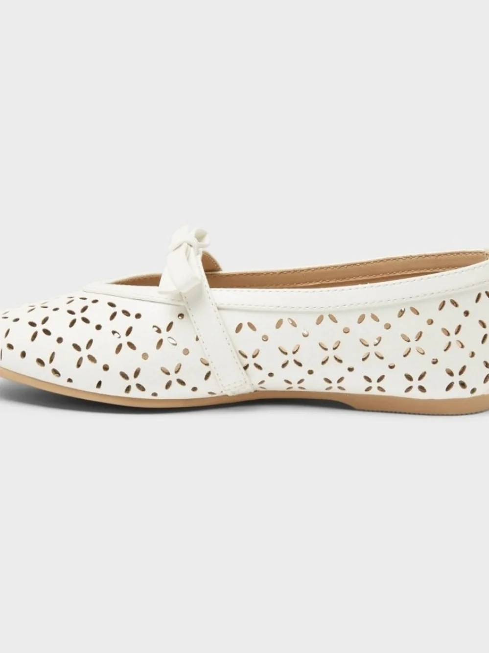 Cat & Jack elegant white